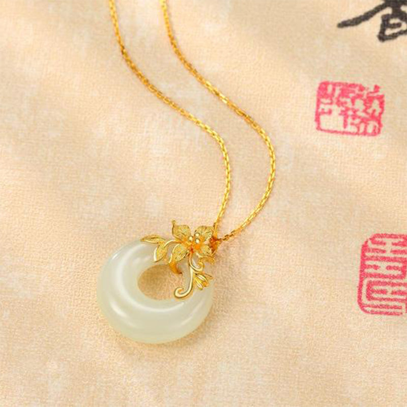 Tibetan white jade necklace — view 2