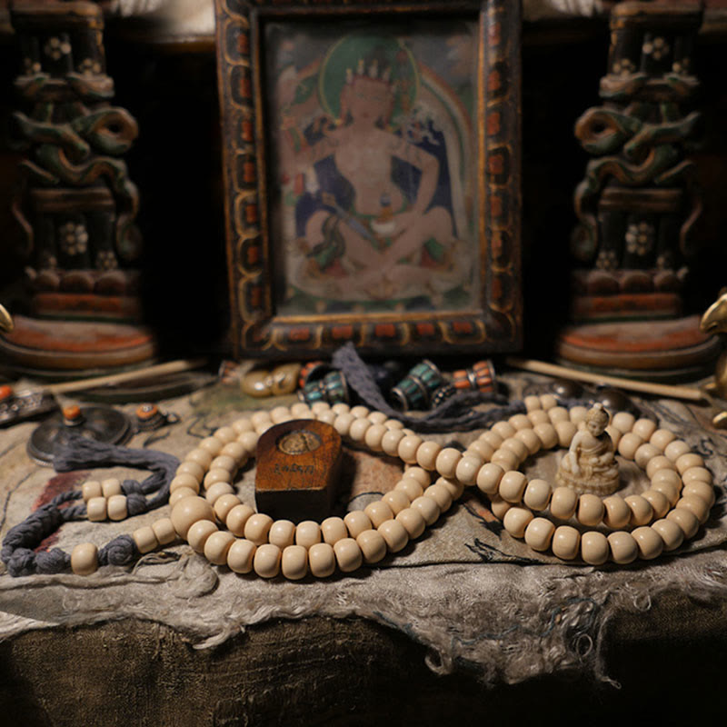 Abelia Biflora Wood Off Wrist 108-Bead Mala — product view 2