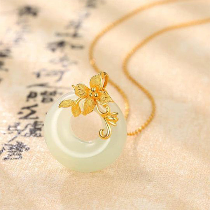Tibetan white jade necklace — view 3