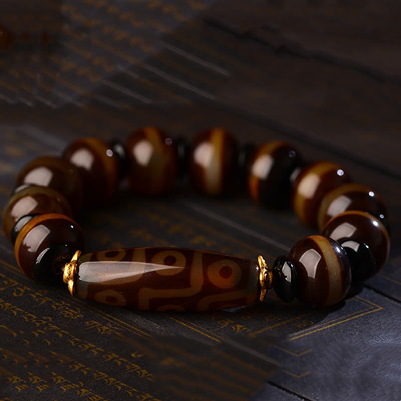 Nine-Eye Dzi bead and agate bracelet — view 8