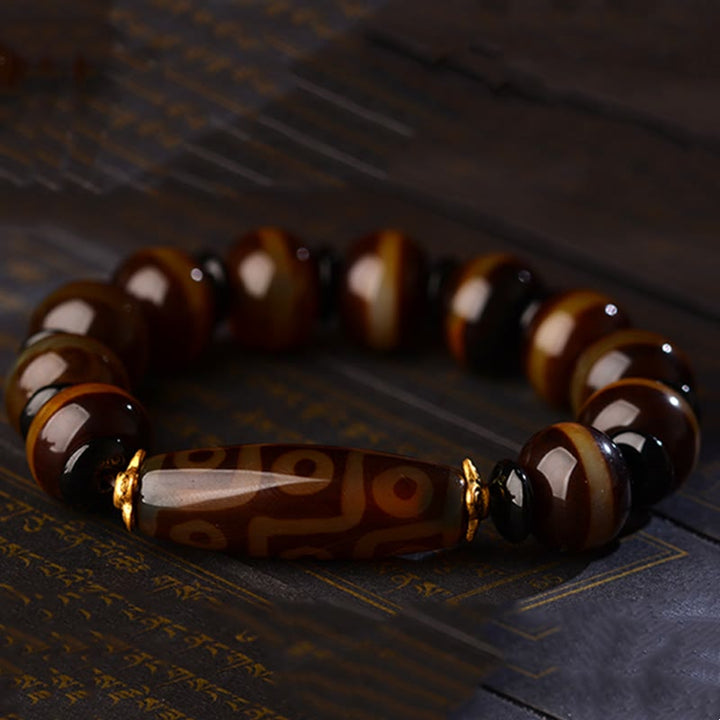 Nine-Eye Dzi bead and agate bracelet — view 8