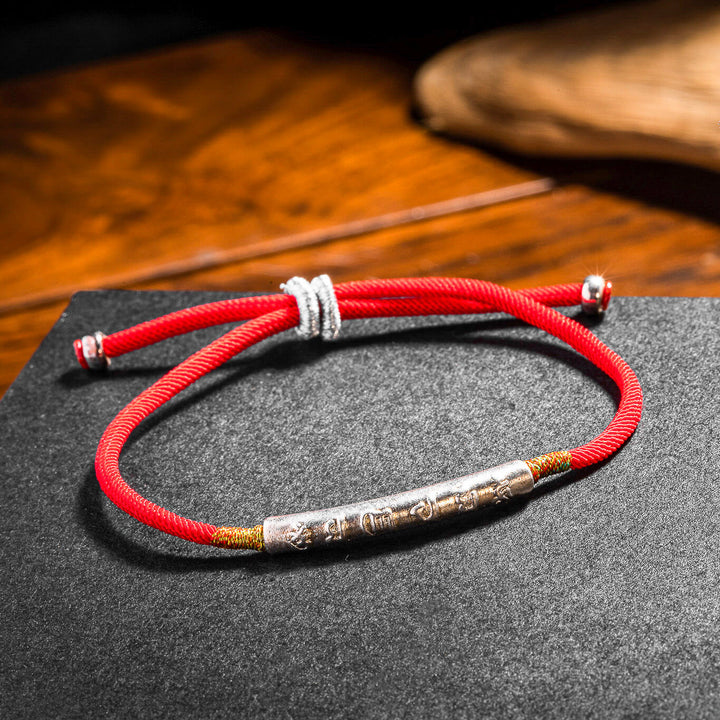 Tibetisches Rotarmband – Buddhistischer Glücksbringer