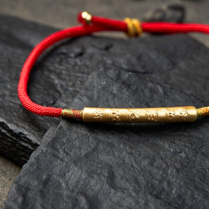 Tibetisches Rotarmband – Buddhistischer Glücksbringer