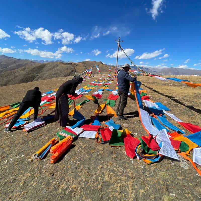Five-color Windhorse prayer flags — view 28