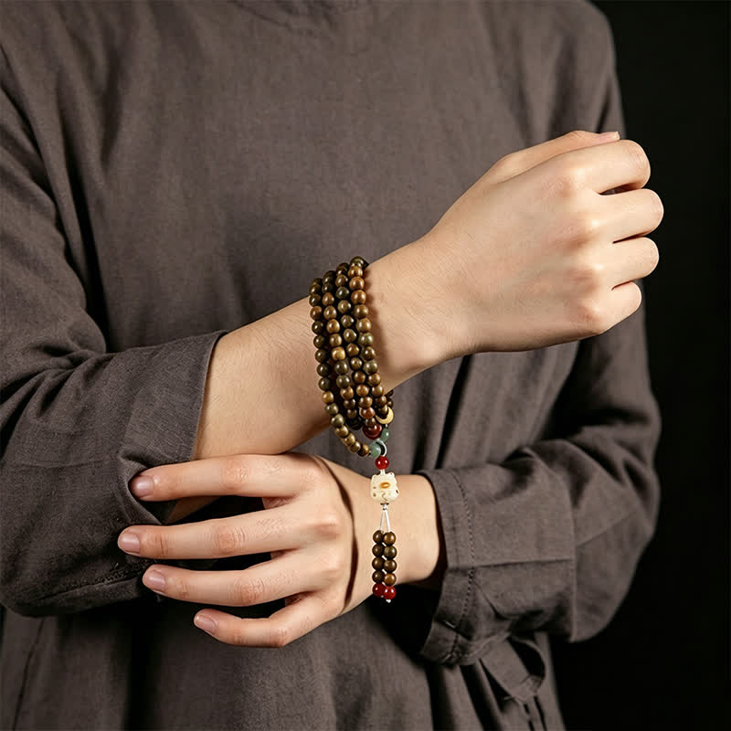Green Sandalwood Hand-Woven Cat Retro Ethnic Wrist Mala — product view 10